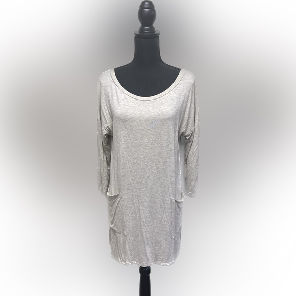 Emerald Tops - Emerald Brand Top with Back Button Detail, Sz. L